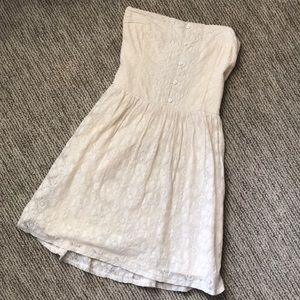 Cream colored strapless dress💛